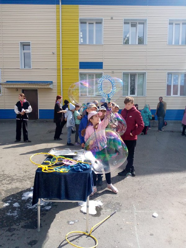 Шоу мыльных пузырей.