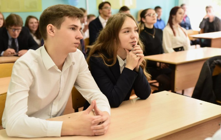 Единовременные денежные выплаты могут получить отличники из многодетных семей Барнаула.